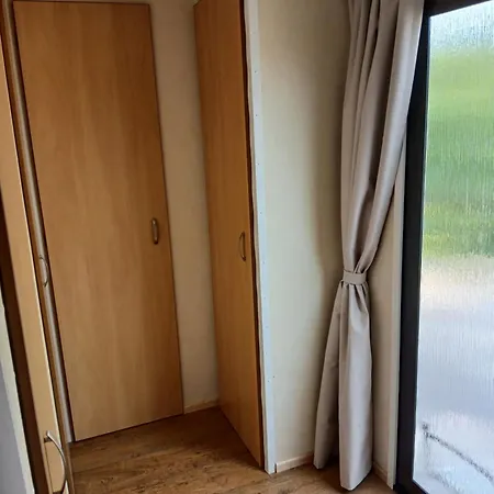 Comfortable Mobile In The Countryside *