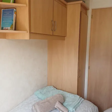 Comfortable Mobile In The Countryside Alpehytte